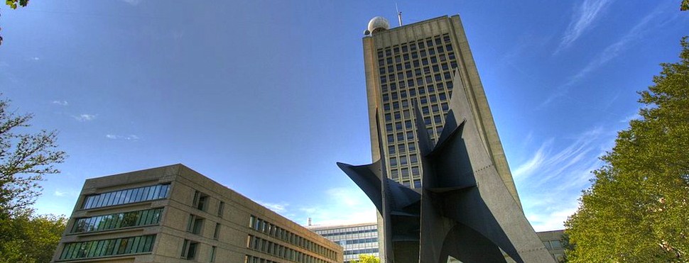 1024px-MIT_McDermott_Court