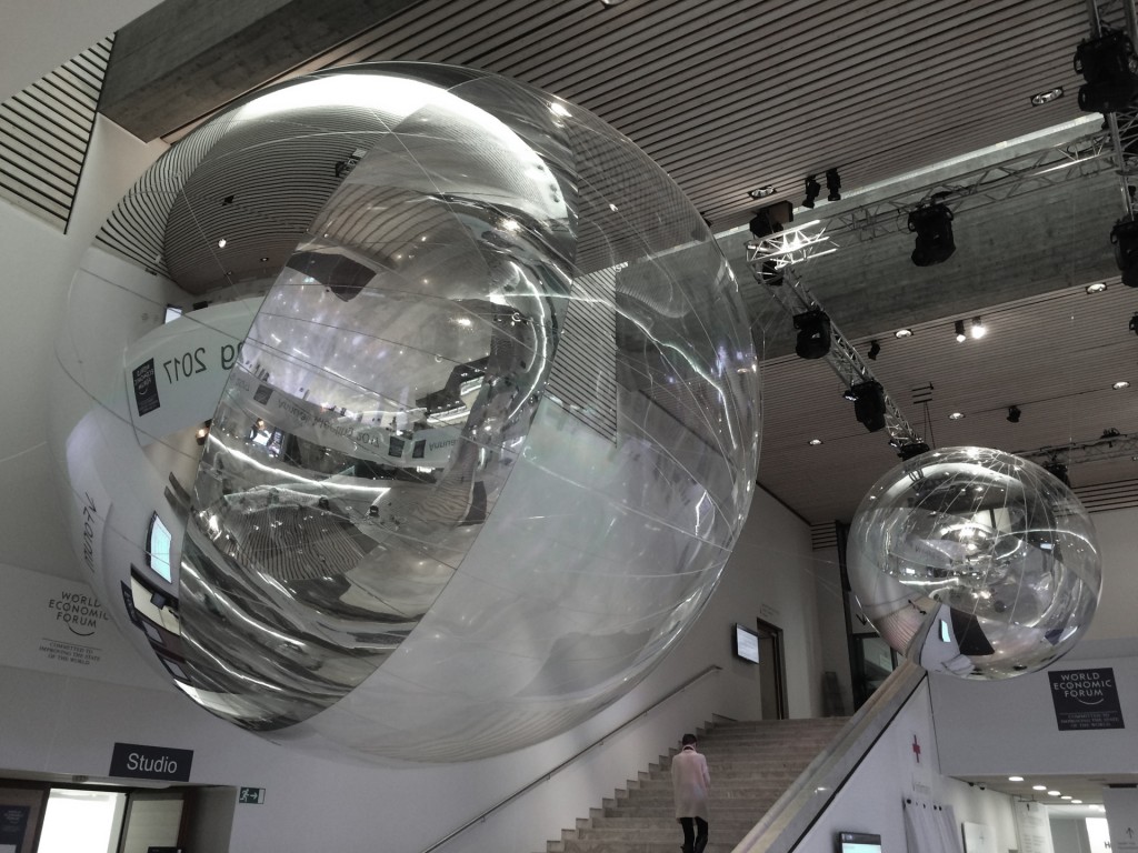 Aerocene, 2016 at the World Economic Forum Annual Meeting, Davos, Switzerland. Together with Lodovica Illari, MIT EAPS, and Nick Shapiro, PublicLab. The project is developed by Aerocene Foundation, www.aerocene.org (Credit: © Photography by Studio Tomás Saraceno, 2017)